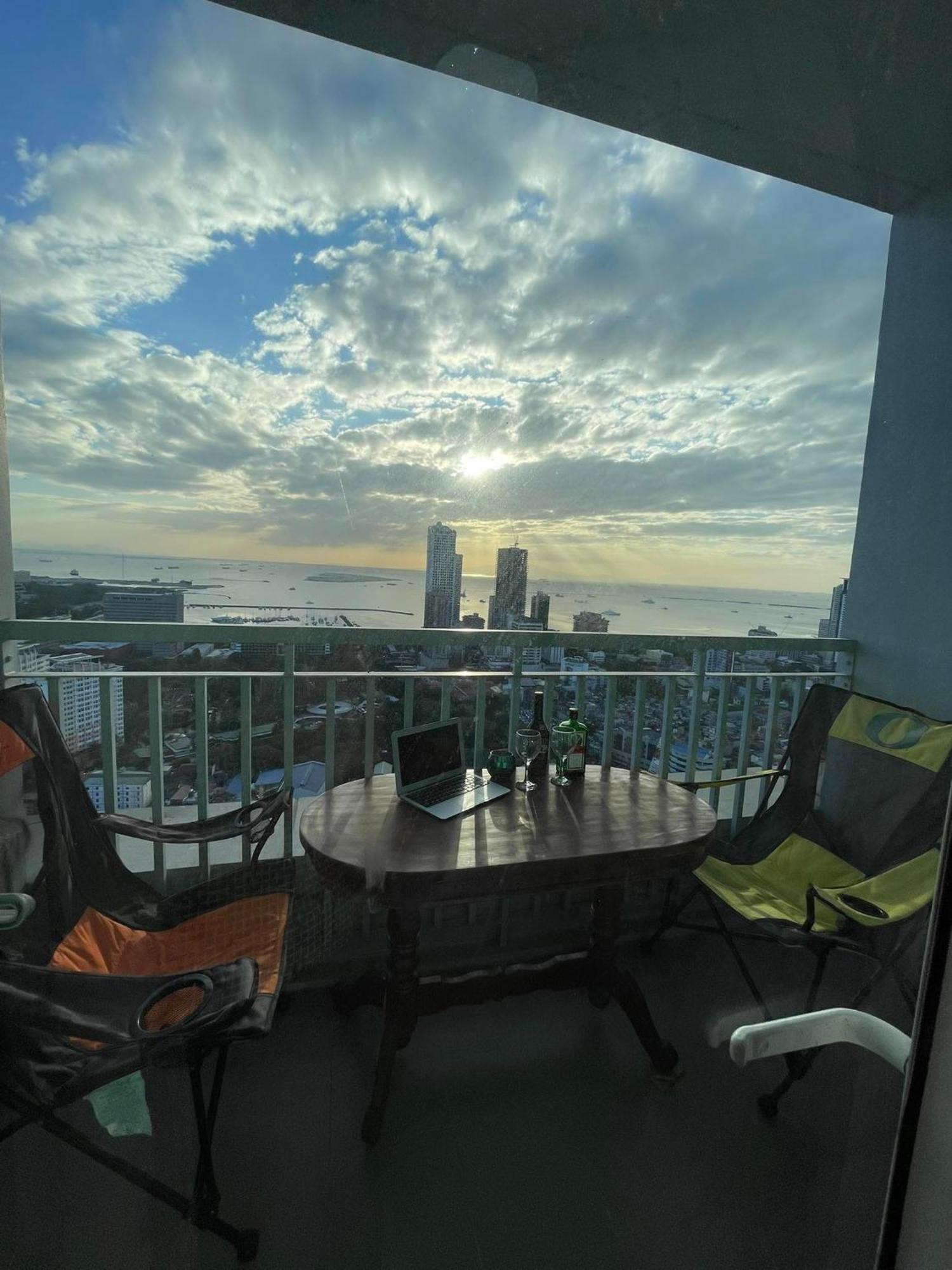 Green Residences Staycation By Pbyy Manille Extérieur photo