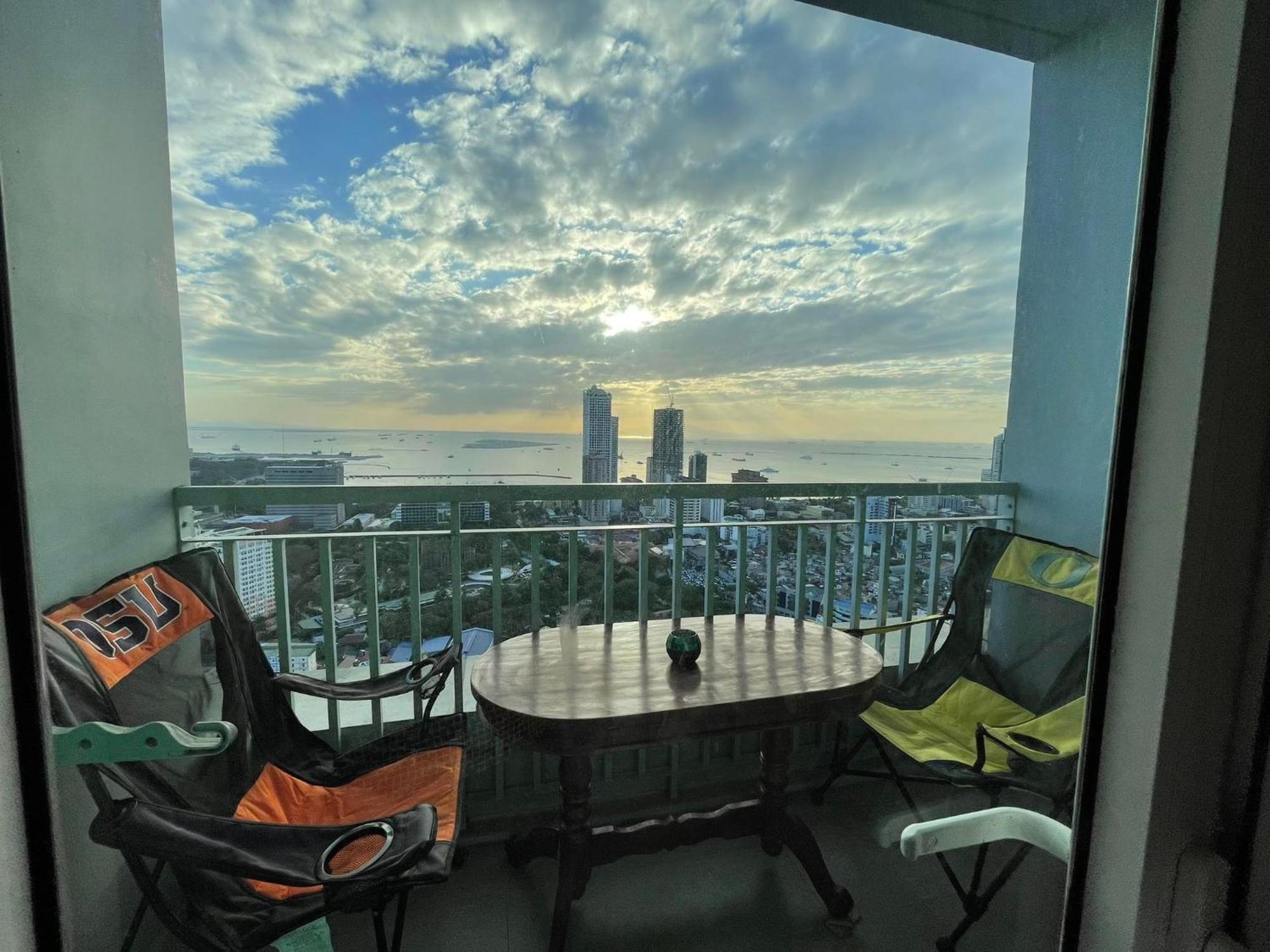 Green Residences Staycation By Pbyy Manille Extérieur photo